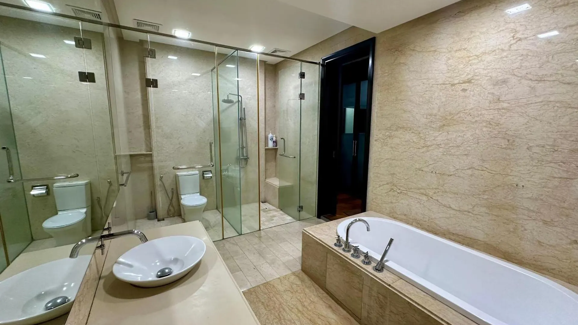 Appartamento Cozy Straits Quay Marina Suites W Balgony And Free Car Park 3B2R George Town Malesia