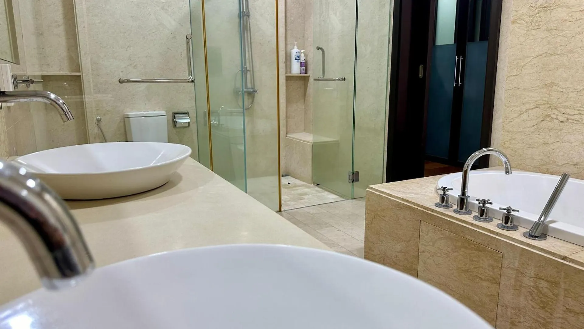 Cozy Straits Quay Marina Suites W Balgony And Free Car Park 3B2R George Town 0*,