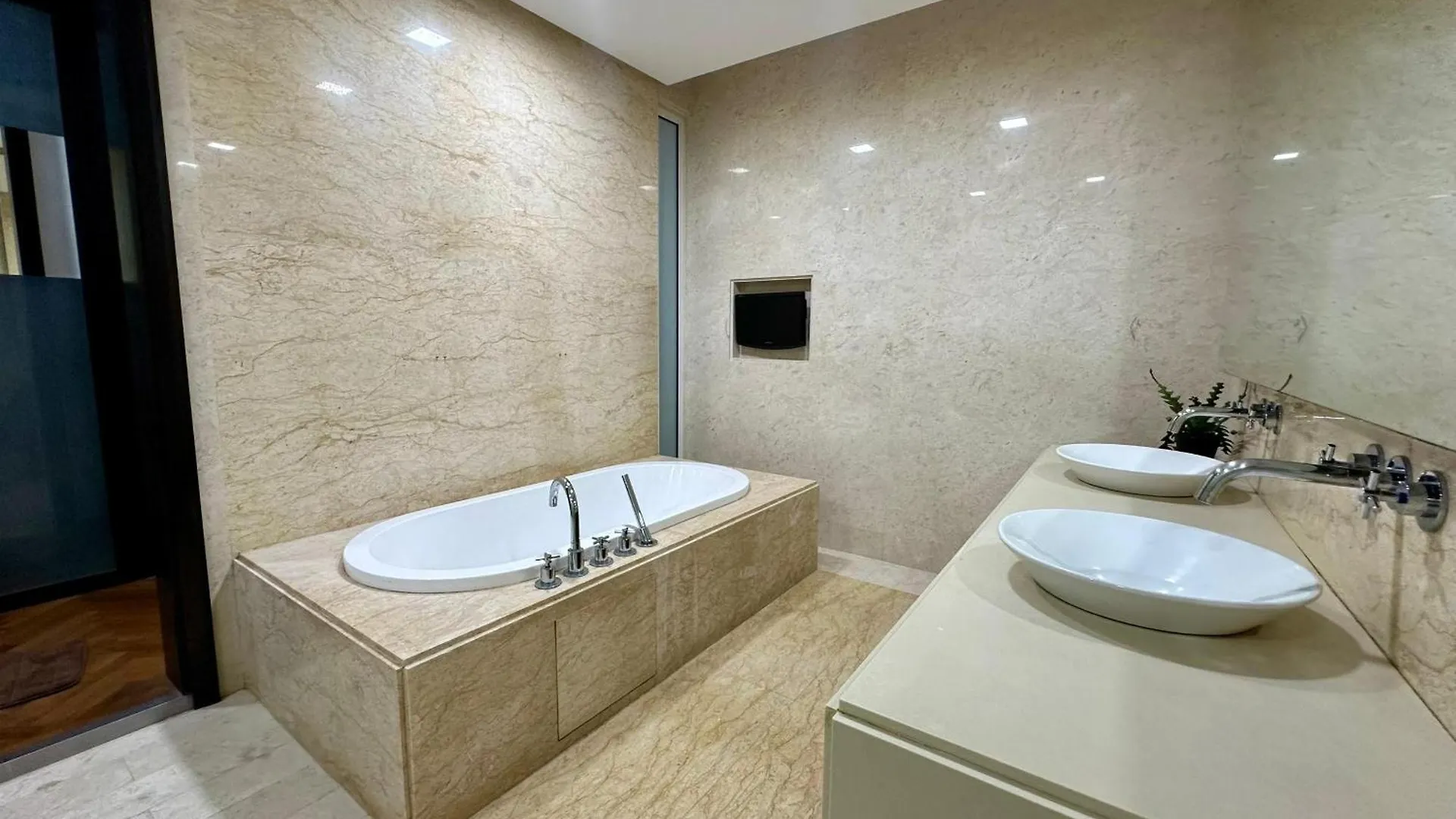 Appartamento Cozy Straits Quay Marina Suites W Balgony And Free Car Park 3B2R George Town