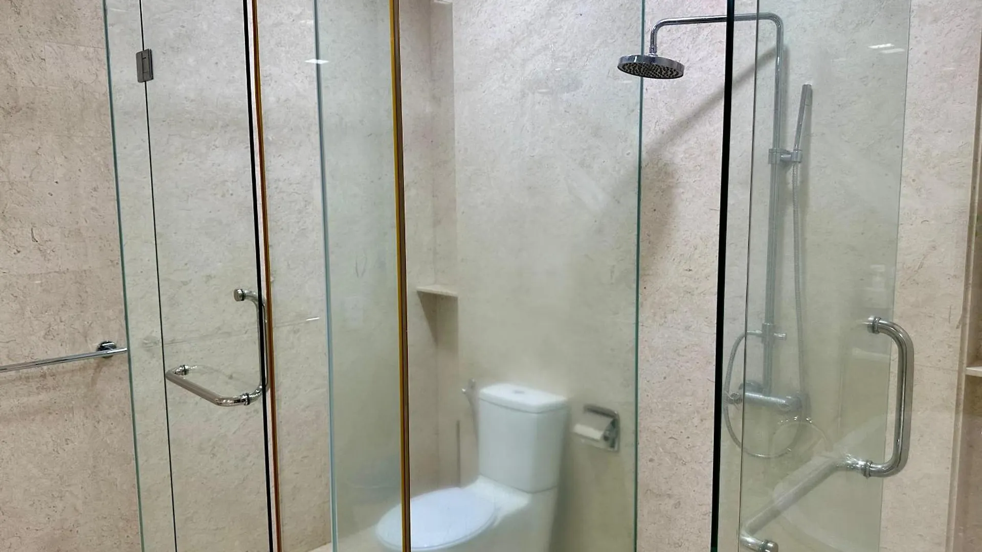 Appartamento Cozy Straits Quay Marina Suites W Balgony And Free Car Park 3B2R George Town